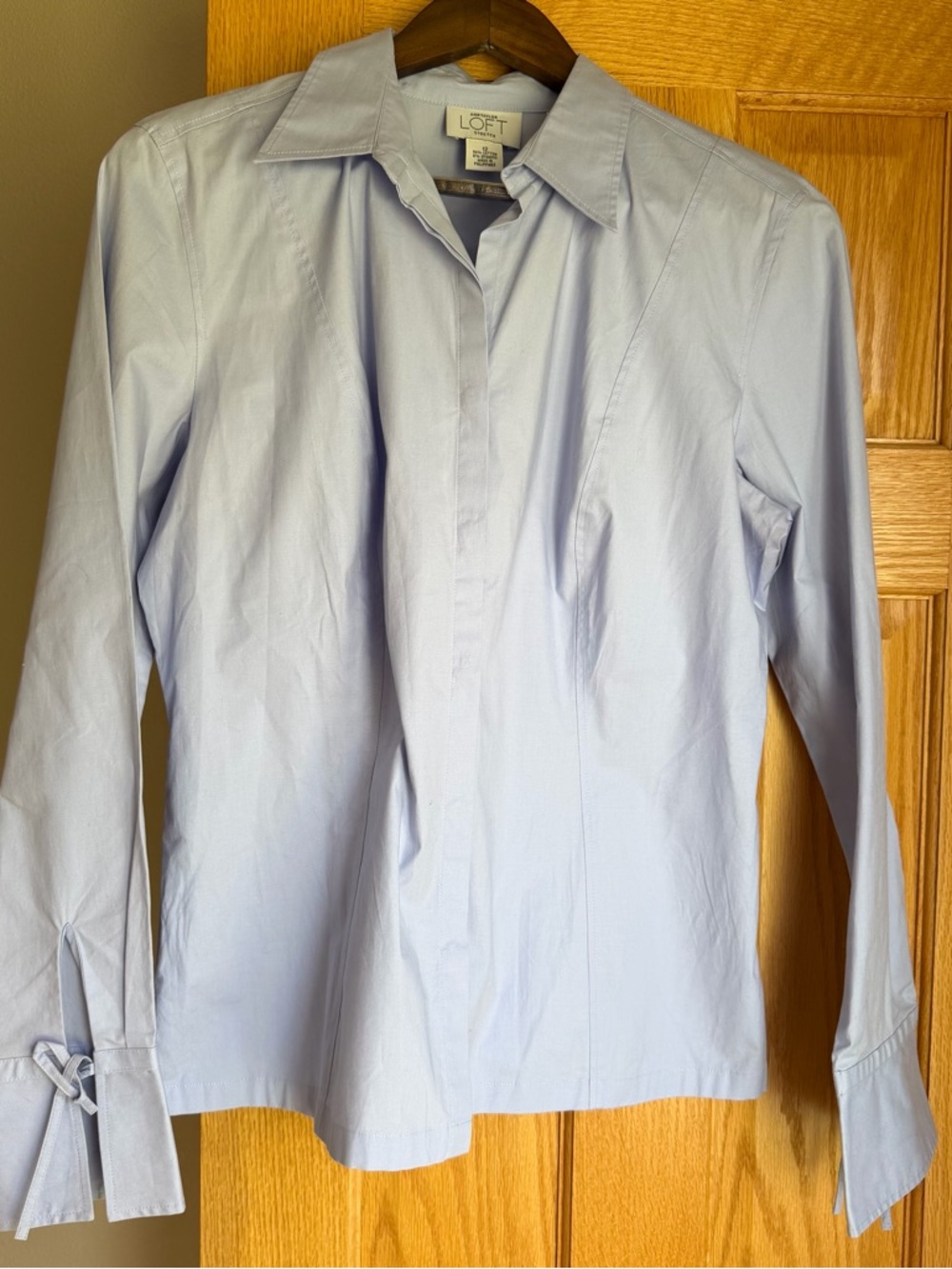 Ann Taylor Loft Stretch Light Blue Button Up Bow Cuff Cotton Blend Size 12 NWOT
